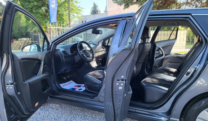 Toyota Avensis | FWD (przód) | Manualna | 147 KM | Szary full