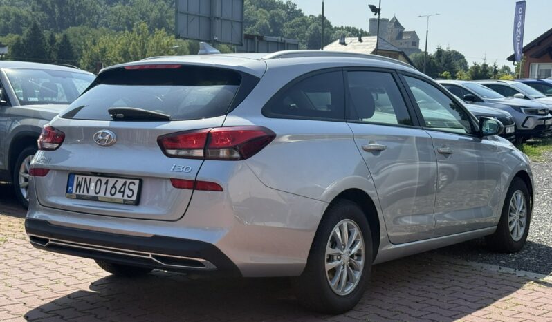 Hyundai i30 | FWD (przód) | Manualna | 120 KM | Srebrny full