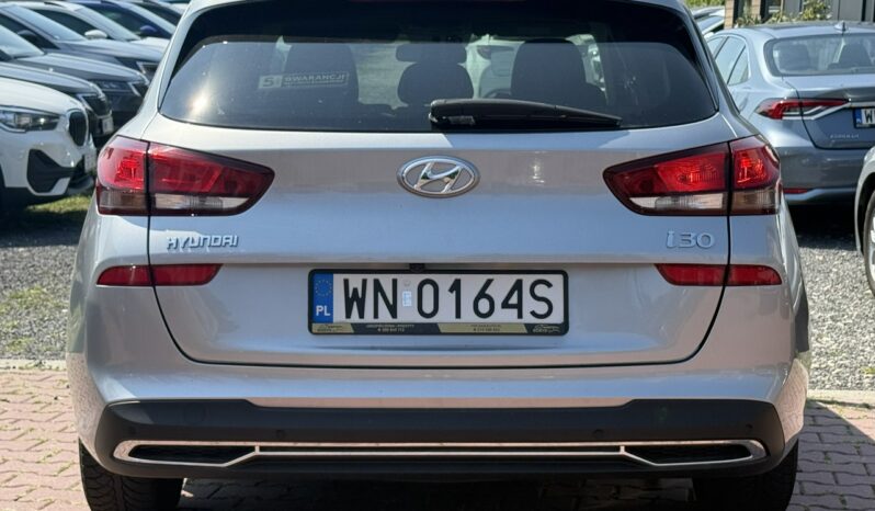 Hyundai i30 | FWD (przód) | Manualna | 120 KM | Srebrny full
