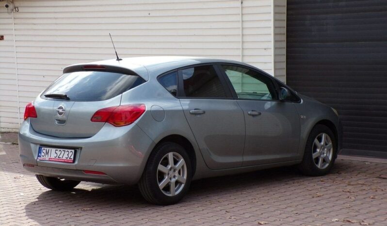 Opel Astra | FWD (przód) | Manualna | 115 KM | Srebrny full