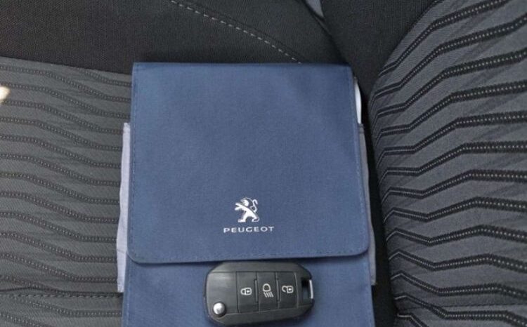 Peugeot 308 | FWD (przód) | Manualna | 99 KM | Biały full