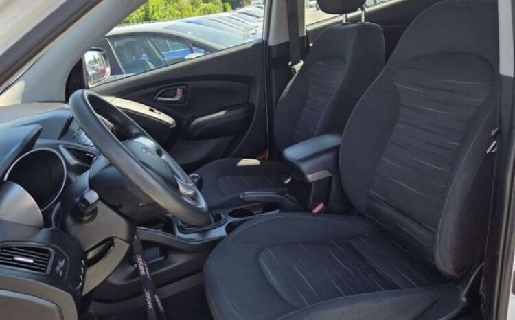 Hyundai ix35 | FWD (przód) | Manualna | 135 KM | Biały full
