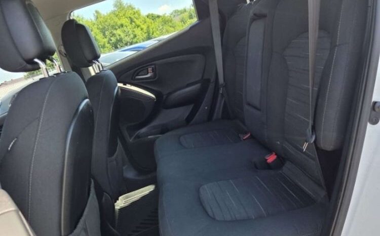 Hyundai ix35 | FWD (przód) | Manualna | 135 KM | Biały full
