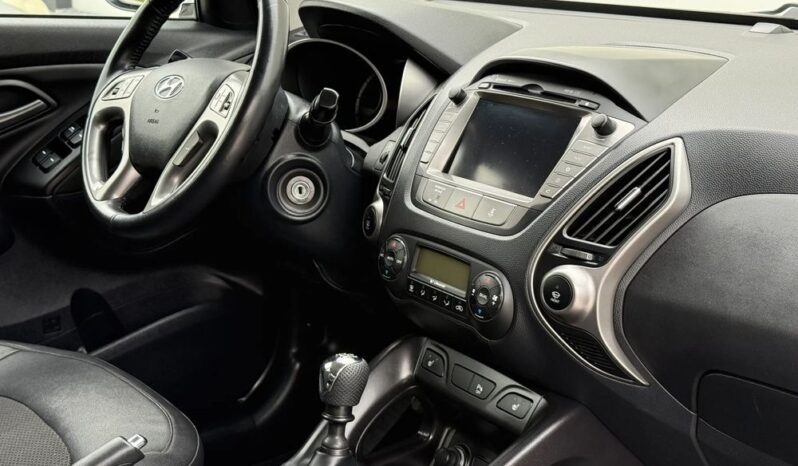 Hyundai ix35 | FWD (przód) | Manualna | 166 KM | Biały full