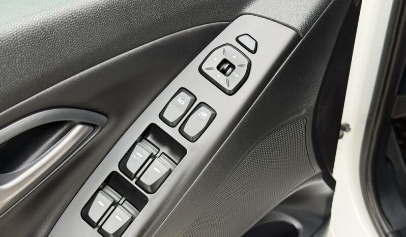 Hyundai ix35 | FWD (przód) | Manualna | 166 KM | Biały full