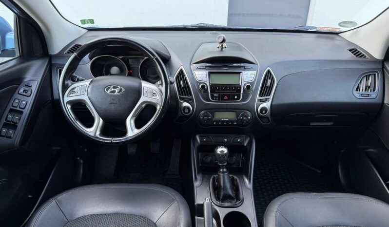 Hyundai ix35 | FWD (przód) | Manualna | 135 KM | Niebieski full