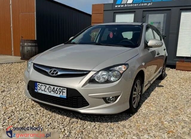 Hyundai i30 | FWD (przód) | Manualna | 90 KM | Beżowy full
