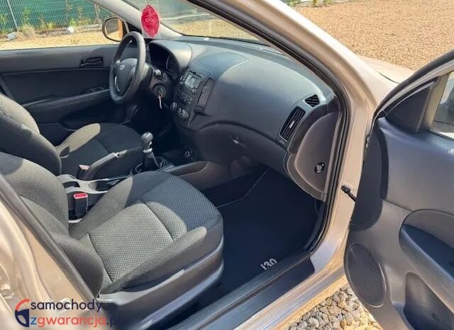 Hyundai i30 | FWD (przód) | Manualna | 90 KM | Beżowy full