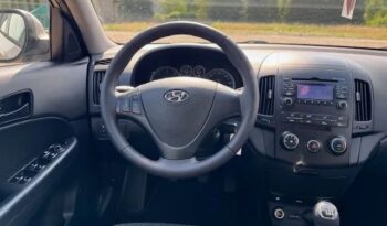 Hyundai i30 | FWD (przód) | Manualna | 90 KM | Beżowy full
