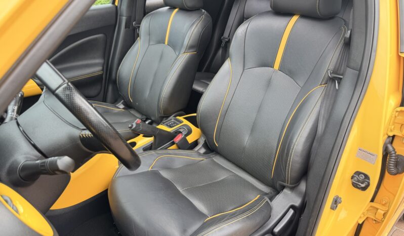 Nissan Juke | FWD (przód) | Manualna | 116 KM | Żółty full