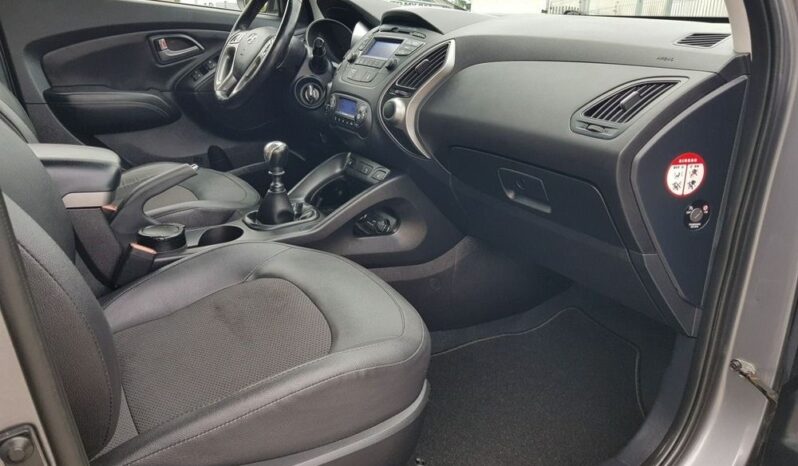 HYUNDAI ix35  | FWD (przód) | Manualna | 115 KM | Szary full