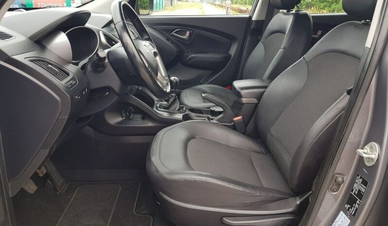 HYUNDAI ix35  | FWD (przód) | Manualna | 115 KM | Szary full