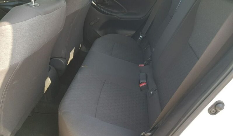 Toyota Yaris | FWD (przód) | Manualna | 72 KM | Biały full