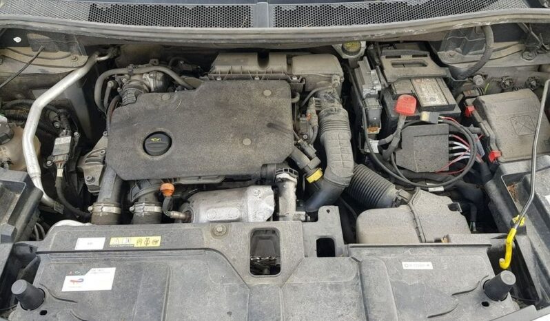 Peugeot 3008 | FWD (przód) | Manualna | 130 KM | Szary full