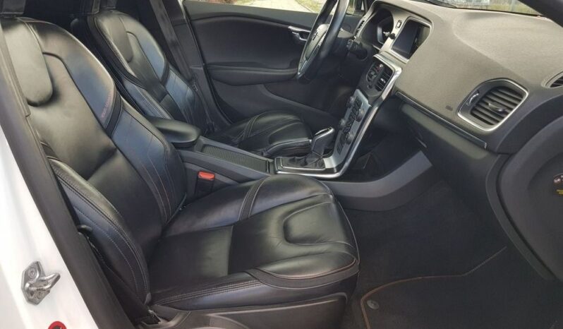 Volvo V40 | FWD (przód) | Automatyczna | 150 KM | Biały full