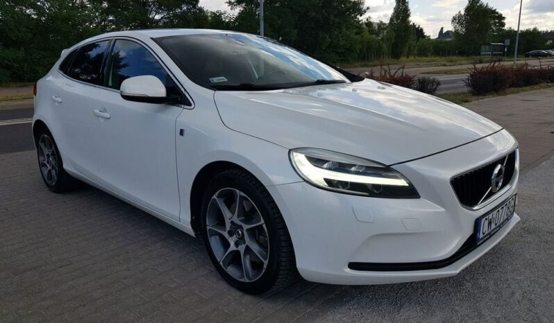 Volvo V40 | FWD (przód) | Automatyczna | 150 KM | Biały full