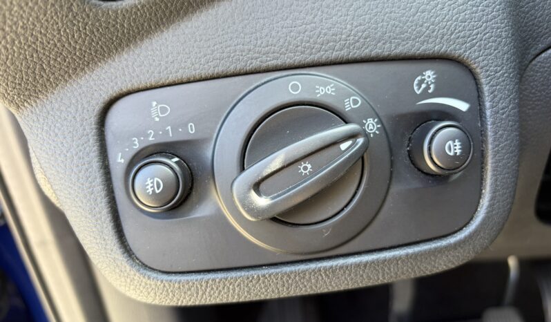 Ford Kuga | FWD (przód) | Manualna | 150 KM | Niebieski full