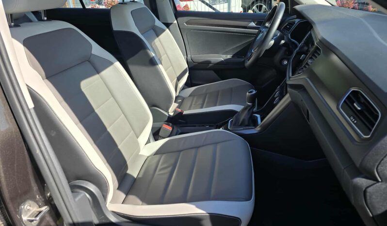 Volkswagen T-Roc | FWD (przód) | Manualna | 150 KM | Brązowy full