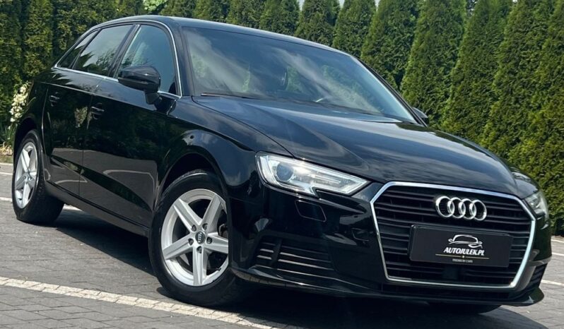 Audi   A3 Sportback    150 Km    Manualna    Fwd (Przód)    Czarny