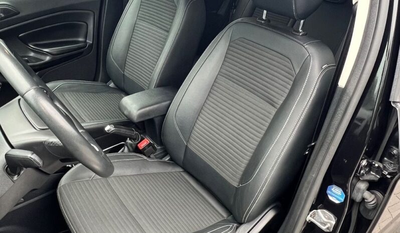 Ford   EcoSport    125 KM    Manualna    FWD (przód)    Czarny full