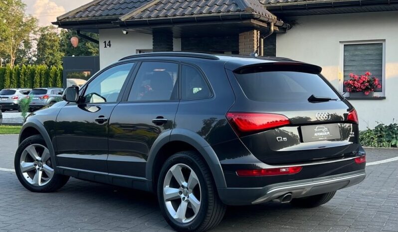 Audi   Q5    190 KM    Automatyczna    4×4 (stały)    Szary full