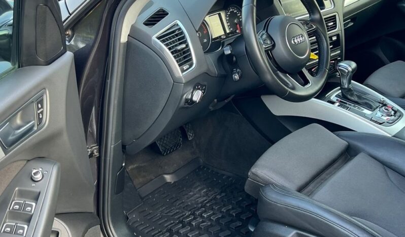 Audi   Q5    190 KM    Automatyczna    4×4 (stały)    Szary full