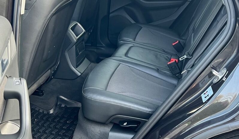 Audi   Q5    190 KM    Automatyczna    4×4 (stały)    Szary full