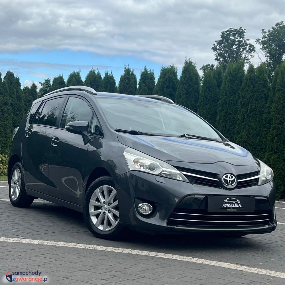 Toyota   Verso    112 Km    Manualna    Fwd (Przód)    Szary