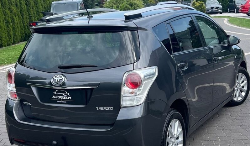 Toyota   Verso    112 KM    Manualna    FWD (przód)    Szary full
