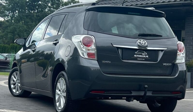 Toyota   Verso    112 KM    Manualna    FWD (przód)    Szary full