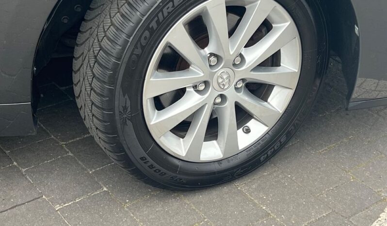 Toyota   Verso    112 KM    Manualna    FWD (przód)    Szary full
