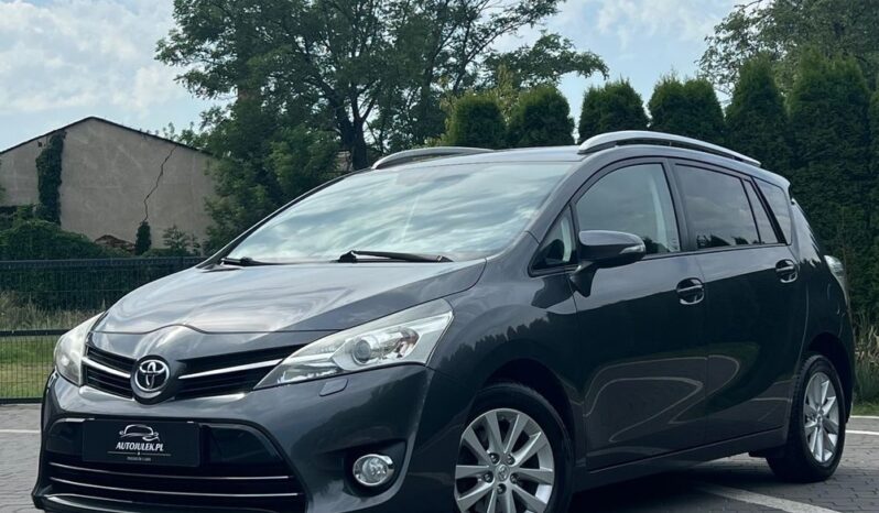 Toyota   Verso    112 KM    Manualna    FWD (przód)    Szary full