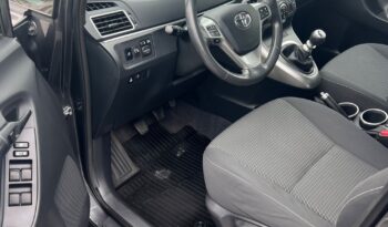 Toyota   Verso    112 KM    Manualna    FWD (przód)    Szary full