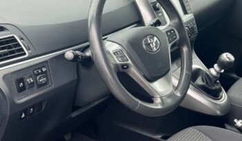 Toyota   Verso    112 KM    Manualna    FWD (przód)    Szary full