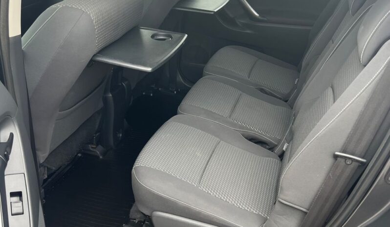 Toyota   Verso    112 KM    Manualna    FWD (przód)    Szary full