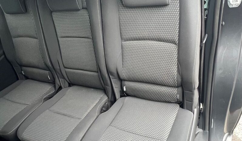 Toyota   Verso    112 KM    Manualna    FWD (przód)    Szary full