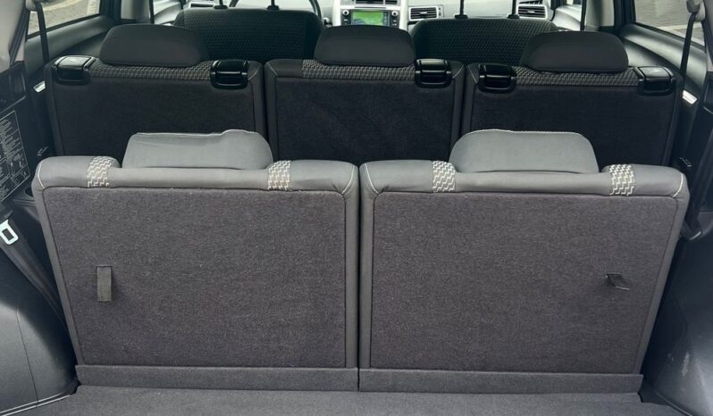 Toyota   Verso    112 KM    Manualna    FWD (przód)    Szary full