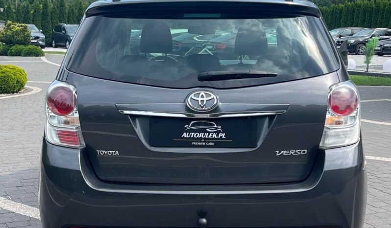 Toyota   Verso    112 KM    Manualna    FWD (przód)    Szary full