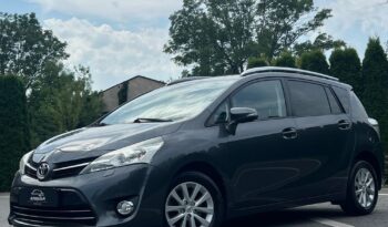 Toyota   Verso    112 KM    Manualna    FWD (przód)    Szary full