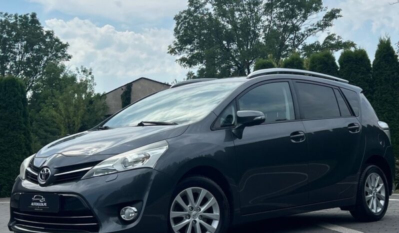 Toyota   Verso    112 KM    Manualna    FWD (przód)    Szary full