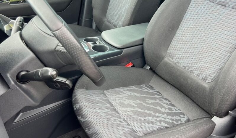 Peugeot   3008    112 KM    Manualna    FWD (przód)    Bordowy full