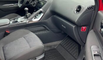 Peugeot   3008    112 KM    Manualna    FWD (przód)    Bordowy full