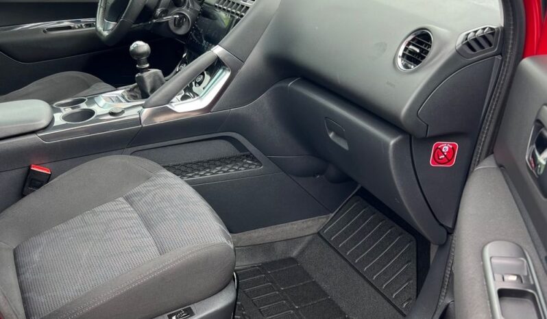 Peugeot   3008    112 KM    Manualna    FWD (przód)    Bordowy full