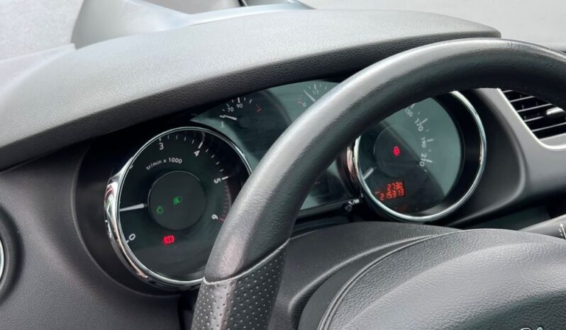 Peugeot   3008    112 KM    Manualna    FWD (przód)    Bordowy full