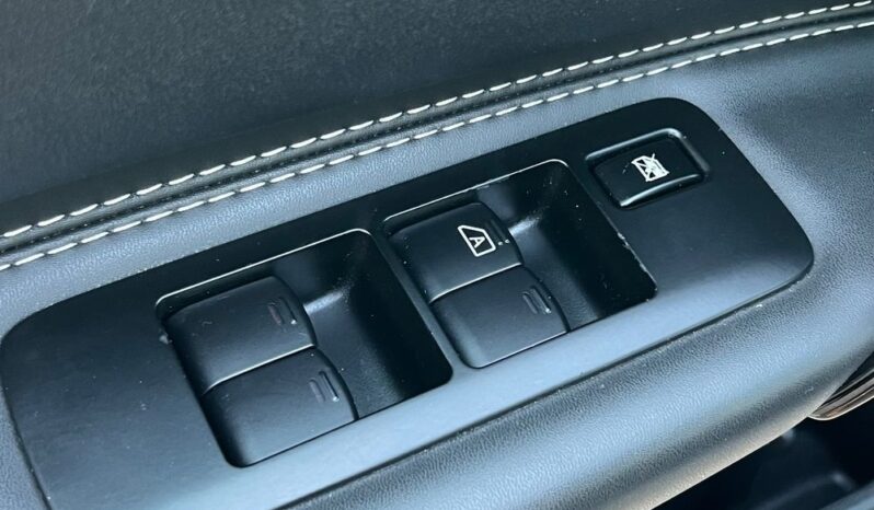 Nissan   Qashqai    141 KM    Manualna    FWD (przód)    Szary full