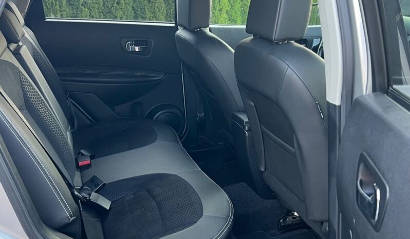 Nissan   Qashqai    141 KM    Manualna    FWD (przód)    Szary full