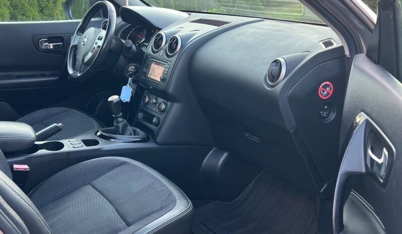 Nissan   Qashqai    141 KM    Manualna    FWD (przód)    Szary full
