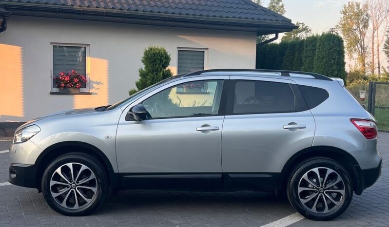 Nissan   Qashqai    141 KM    Manualna    FWD (przód)    Szary full