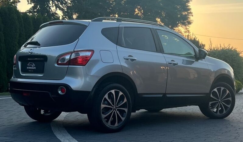 Nissan   Qashqai    141 KM    Manualna    FWD (przód)    Szary full