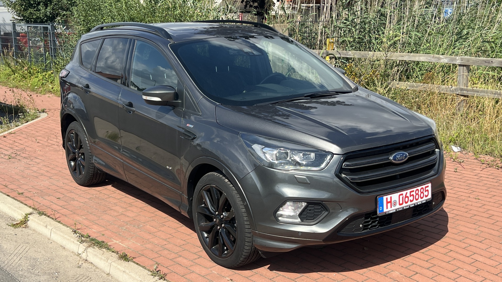 Ford Kuga | 4×4 (Doł. Automatycznie) | Automatyczna | 150 Km | Szary
